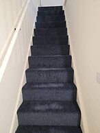 Central 2 Bed Home - Parking, Ev Point, Garden