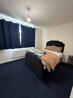 Central 2 Bed Home - Parking, Ev Point, Garden