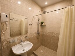 Silk Nest Hotel
