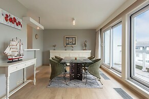 Spacious Apartment With Terrace
