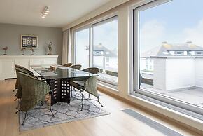 Spacious Apartment With Terrace