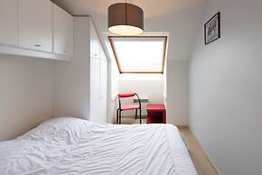 Spacious Apartment With Terrace