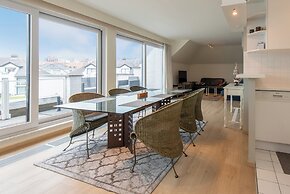 Spacious Apartment With Terrace