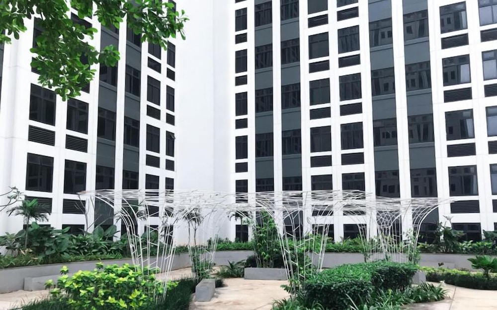 Modern Look Studio Apartment At Pollux Chadstone