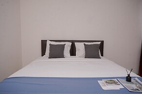 Minimalist And Spacious Studio Apartment At Paramount Skyline