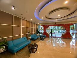 Minimalist And Spacious Studio Apartment At Paramount Skyline