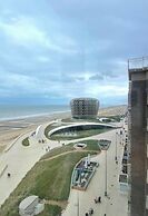 Apartment by Epernay Square With Sea View