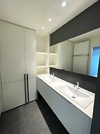 Apartment by Epernay Square With Sea View