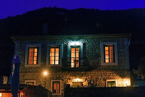 Gero-fotis Guesthouse - Upper Floor Superb View