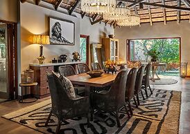Taj Bush Lodge