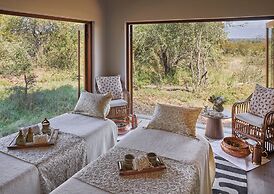 Taj Bush Lodge