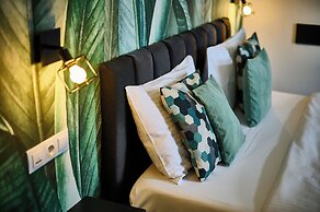 AMEL ROOMS