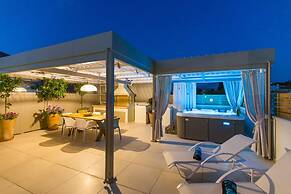 Ekaterini Luxury House