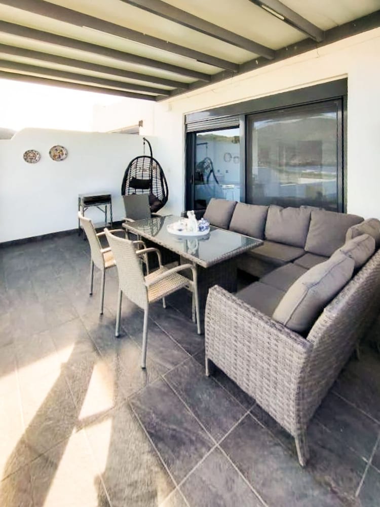 Marilous House - Skyros Beachfront Getaway