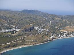 Marilous House - Skyros Beachfront Getaway