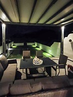 Marilous House - Skyros Beachfront Getaway