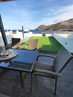 Marilous House - Skyros Beachfront Getaway