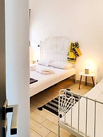 Marilous House - Skyros Beachfront Getaway