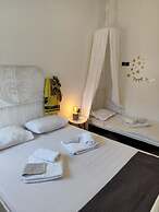 Marilous House - Skyros Beachfront Getaway