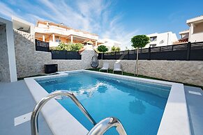 Nova Luxury Residence apartment with private heated pool