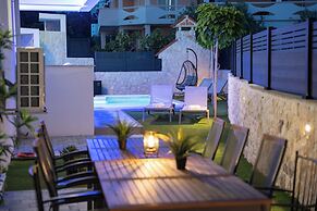 Nova Luxury Residence apartment with private heated pool