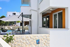 Nova Luxury Residence apartment with private heated pool