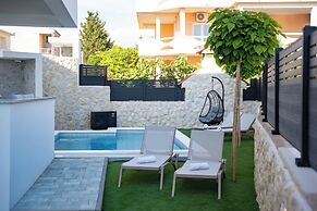 Nova Luxury Residence apartment with private heated pool