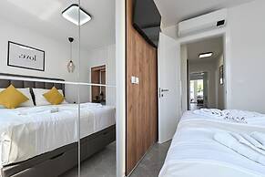 Nova Luxury Residence apartment with private heated pool