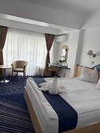 Briza Boutique Mamaia