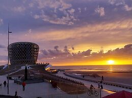 Apartment in Middelkerke With Sea View
