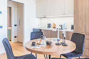 Aurora Apartment by Rent all Como