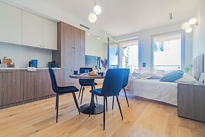 Aurora Apartment by Rent all Como