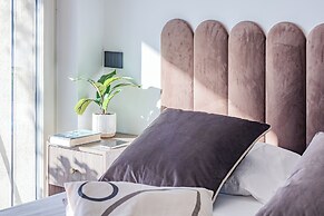 Aurora Apartment by Rent all Como