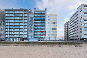Apartment in Middelkerke With Sea View