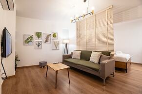 Quiet Apartment With a Garden at Exarcheia