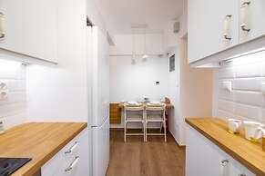 Quiet Apartment With a Garden at Exarcheia