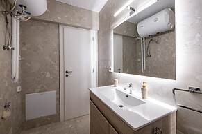 Quiet Apartment With a Garden at Exarcheia