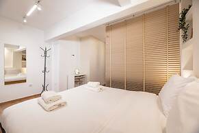 Quiet Apartment With a Garden at Exarcheia