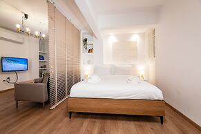 Quiet Apartment With a Garden at Exarcheia