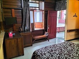 Nur Alam Hotel