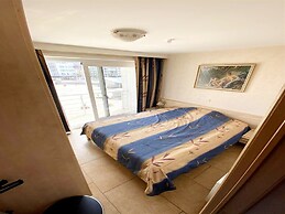 Apartment in Middelkerke With Sea View