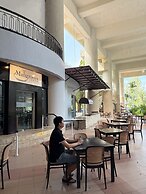 Rainbow Paradise Beach Resort by LWE