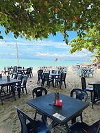 Rainbow Paradise Beach Resort by LWE