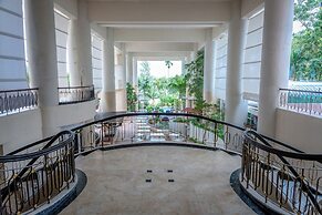 Rainbow Paradise Beach Resort by LWE