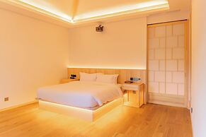 Beijing YiPiao lnn