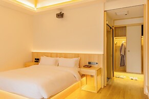Beijing YiPiao lnn