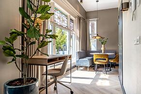 Beautiful Apartment, View of Delft Canal