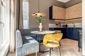 Beautiful Apartment, View of Delft Canal