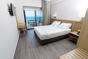 Elegant Beach Hotel