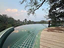 Baan Nhuer Mek